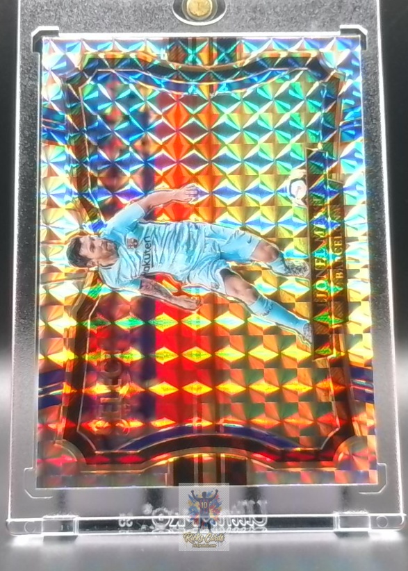   2016 Panini Lionel Messi card is from the Select - Equalizers set, card #255, featuring Wave Prizm. Messi Cards 7