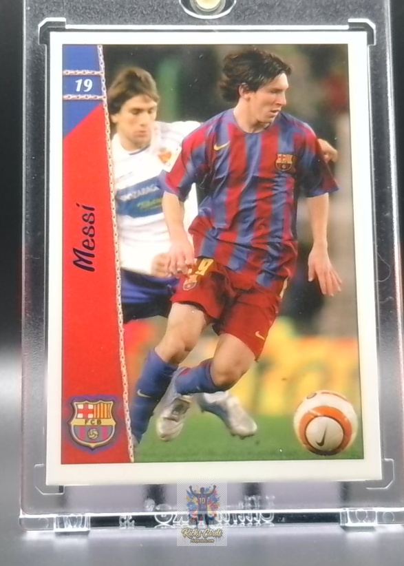   2006 Mundicromo Lionel Messi card is from the Las Fichas de la Liga set, card #19, featuring Early Career Card. Messi Cards 8