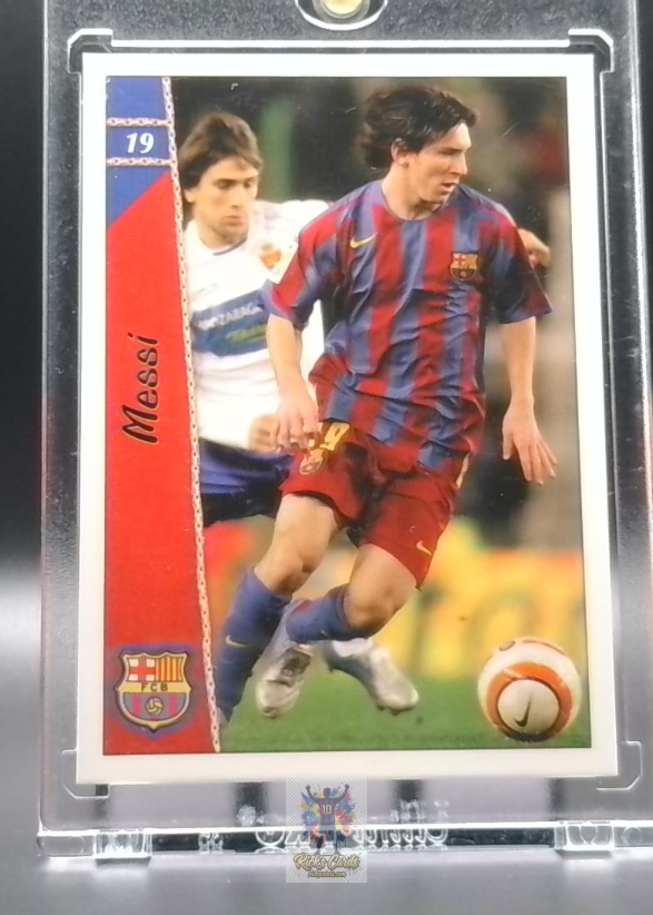   2006 Mundicromo Lionel Messi card is from the Las Fichas de la Liga set, card #19, featuring Early Career Card. Messi Cards 9