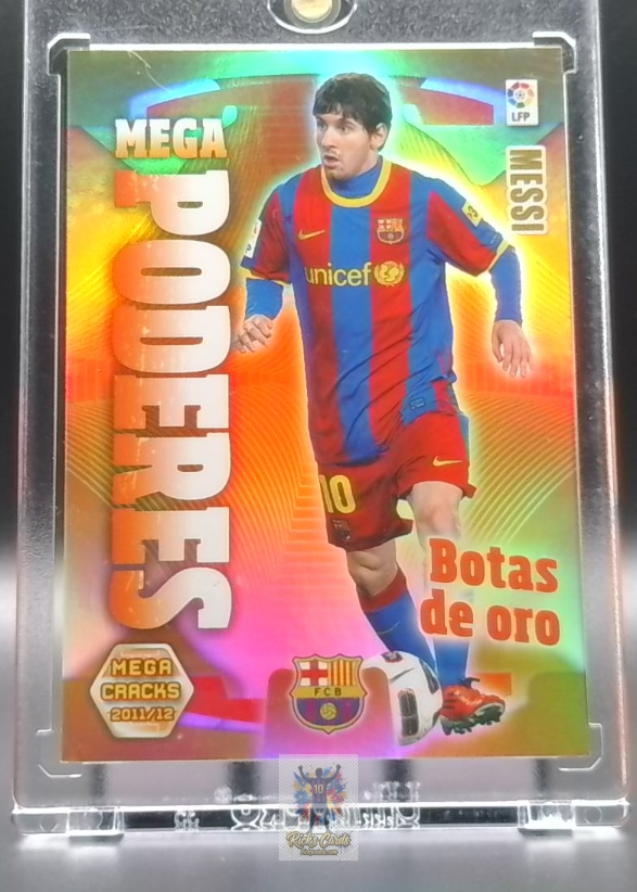   2011 Panini Lionel Messi card is from the Megacracks Liga BBVA set, card #392, featuring Mega Poderes Insert, Foil. Messi Cards 10