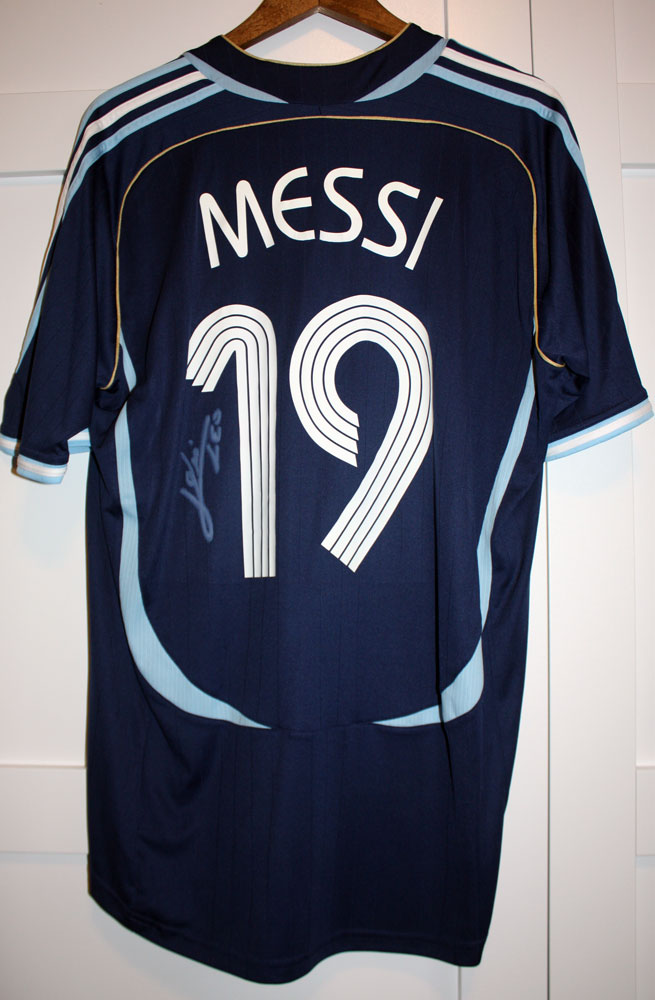 2006 Lionel Messi Autographed Blue Argentina Away football shirt 